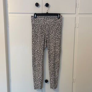 Old Navy Active High Rise Gray Leopard Print Leggings